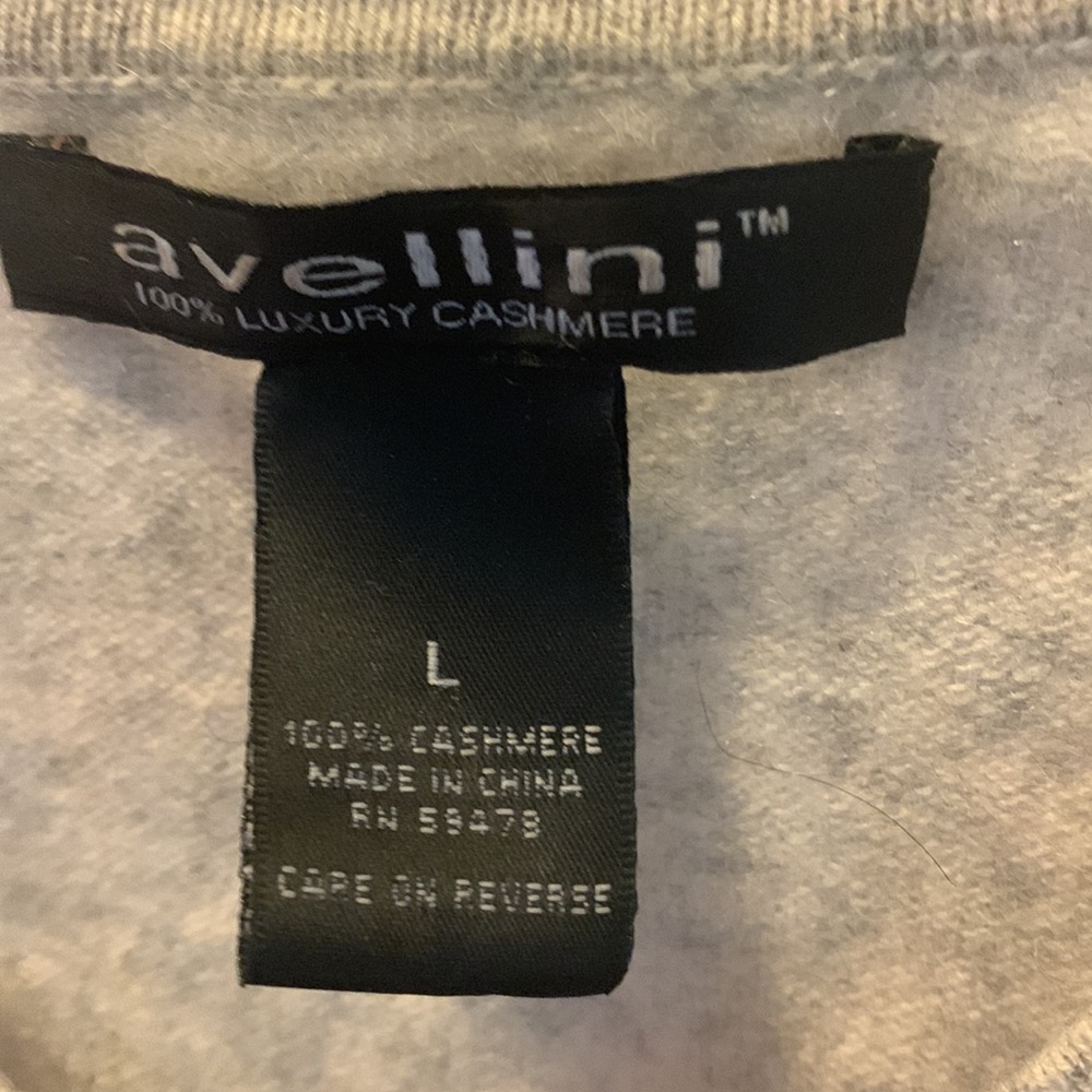 💯% Cashmere Sweater - Picture 3 of 3
